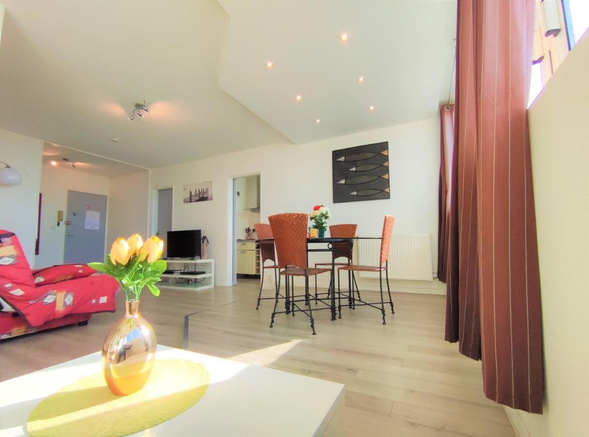 6 Appartements Et 4 Adresses A Mi-Chemin Entre Le Vieux Port Et L Ile De Re Ла-Рошель Екстер'єр фото