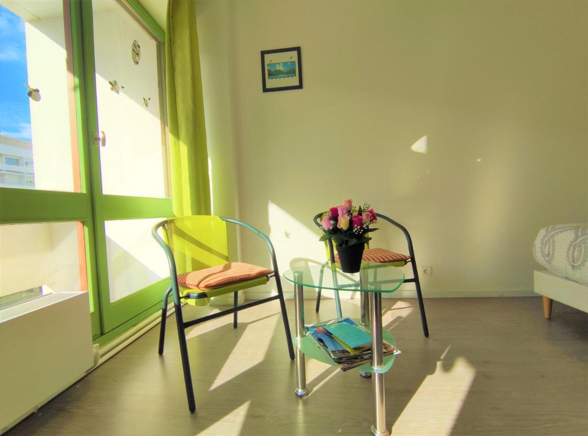 6 Appartements Et 4 Adresses A Mi-Chemin Entre Le Vieux Port Et L Ile De Re Ла-Рошель Екстер'єр фото