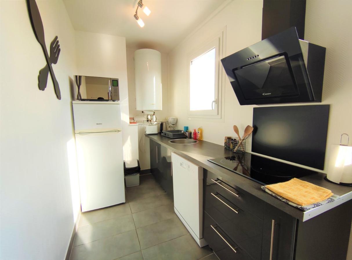 6 Appartements Et 4 Adresses A Mi-Chemin Entre Le Vieux Port Et L Ile De Re Ла-Рошель Екстер'єр фото