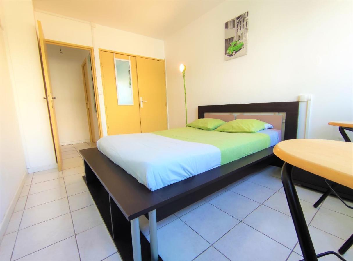 6 Appartements Et 4 Adresses A Mi-Chemin Entre Le Vieux Port Et L Ile De Re Ла-Рошель Екстер'єр фото