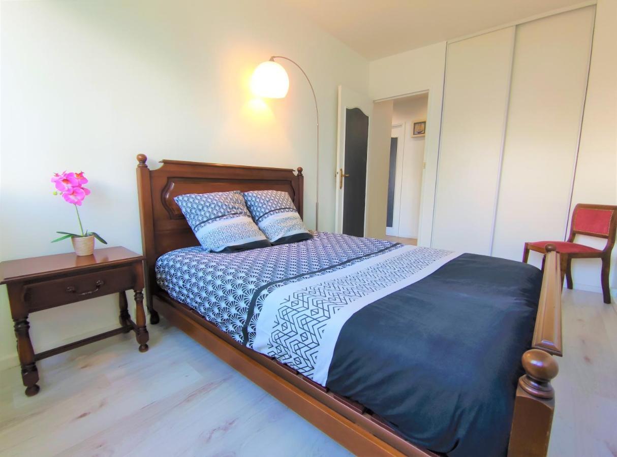 6 Appartements Et 4 Adresses A Mi-Chemin Entre Le Vieux Port Et L Ile De Re Ла-Рошель Екстер'єр фото